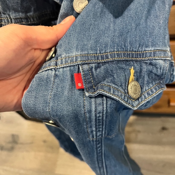 Womens Levis jean dress - Picture 2 of 3